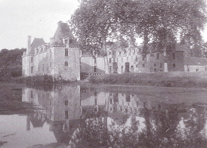 Château du Rocher-Portail - Tiré de l'ouvrage Deux Siècles de Vènerie à travers la France - H. Tremblot de la Croix et B. Tollu (1988)